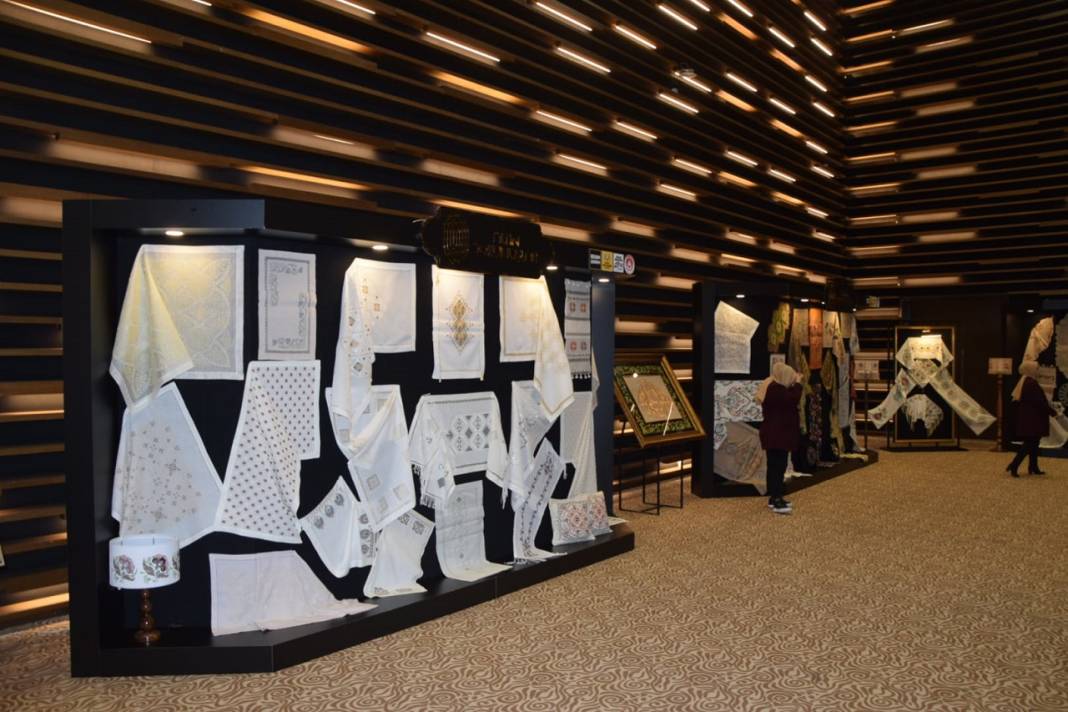 İpek Yolu Temalı Altın Dokunuşlar Sergisi Konya’da kapılarını açtı 17